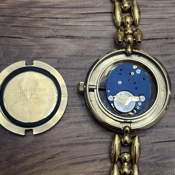 Gucci Women's Gold-Tone Flex Bracelet Vintage11/12 0243312 See Description - Picture 6 of 8